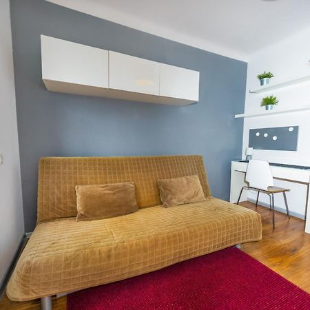 Cozy Studio Next To The Metro And City Center Varsóvia Exterior foto
